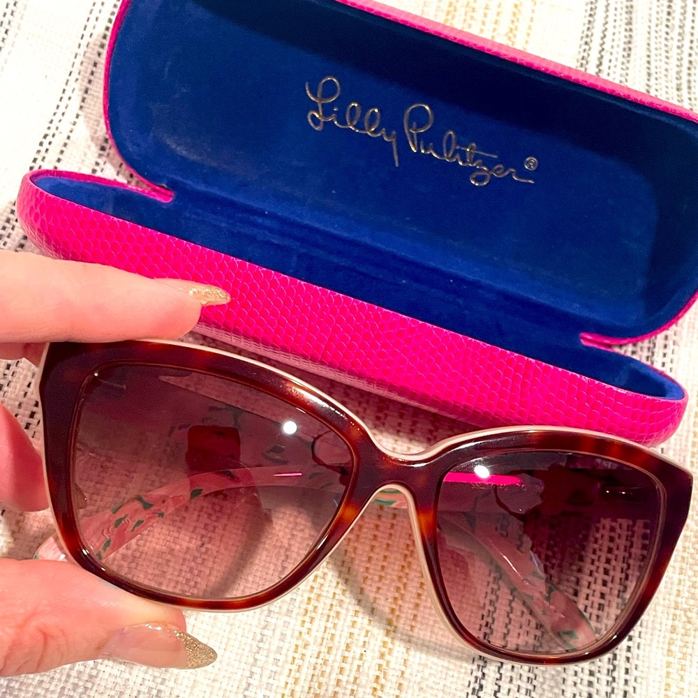 Lilly Pulitzer Bellina Sunglasses with Case
